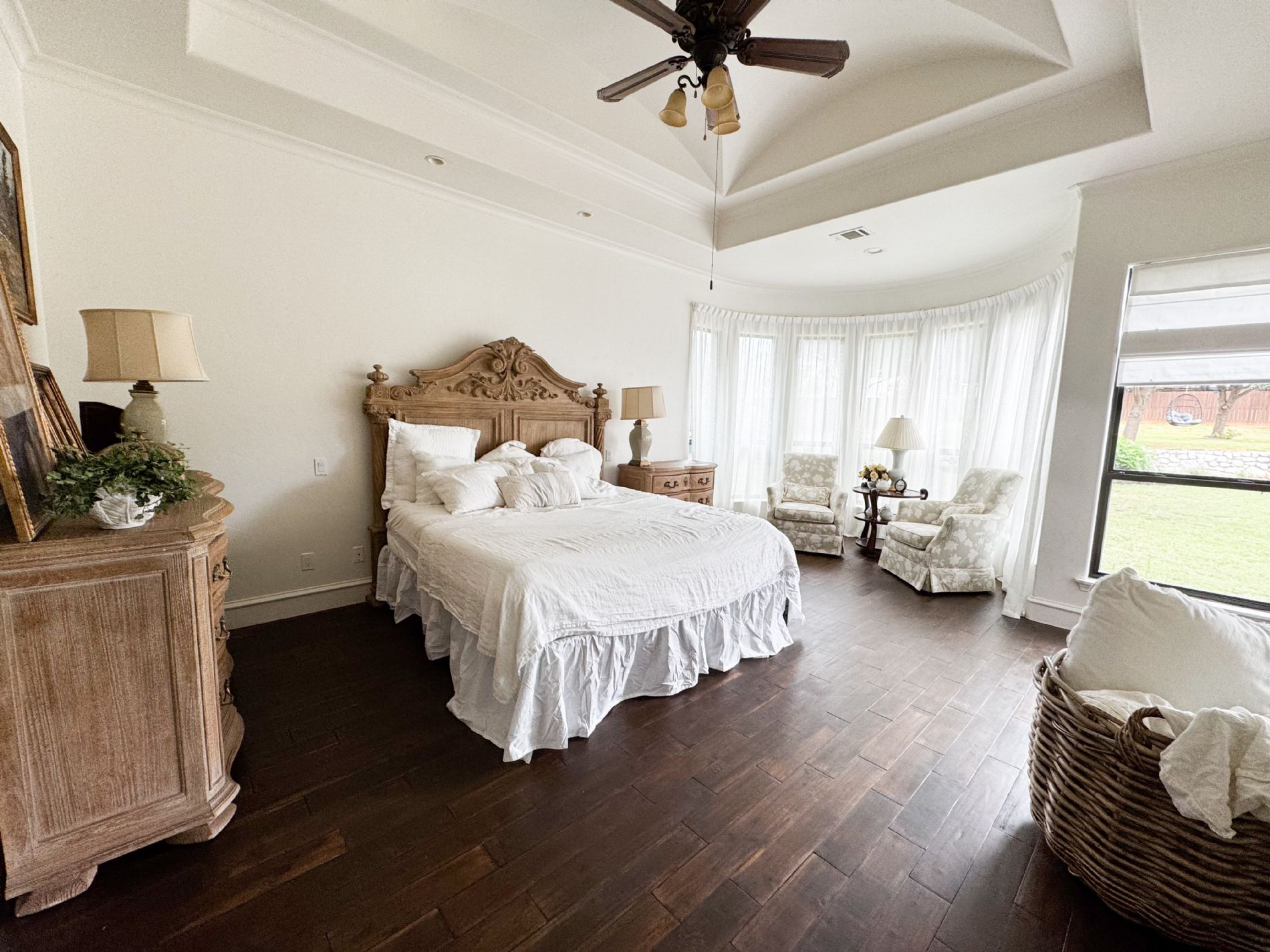 Master bedroom Master bedroom