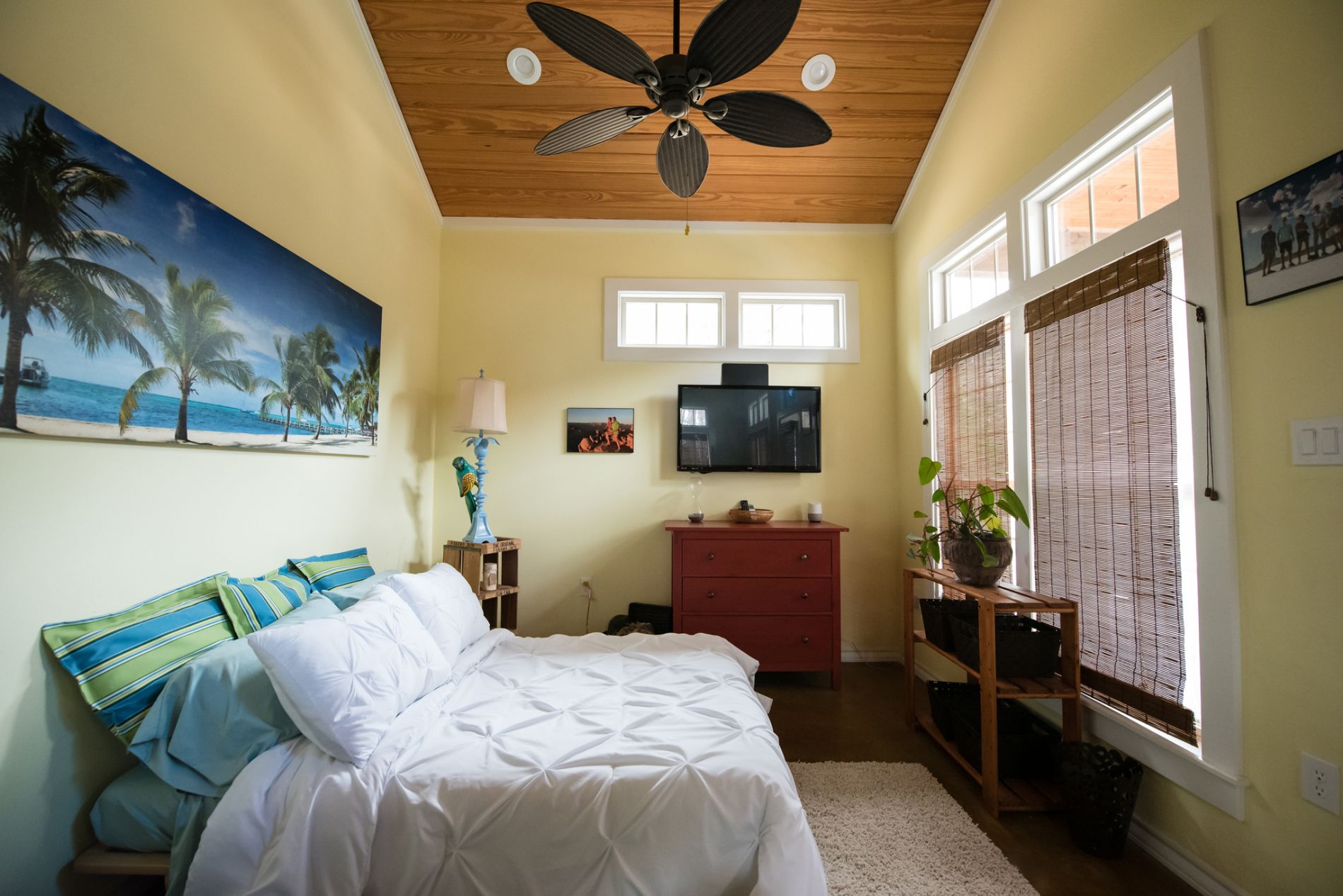 Pool house, large enough as guest quarters built in 2013